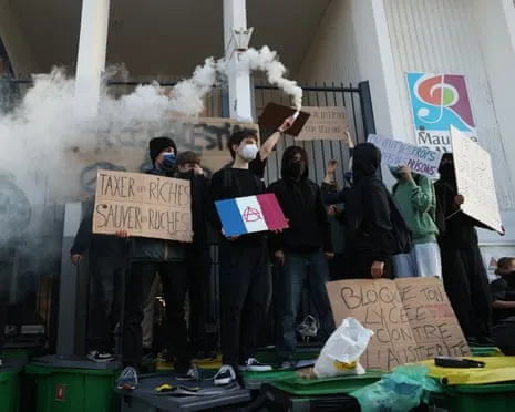 Recently Appointed France's Prime Minister Faces Intense Pressure as Nationwide Strikes Disrupt Education and Transportation